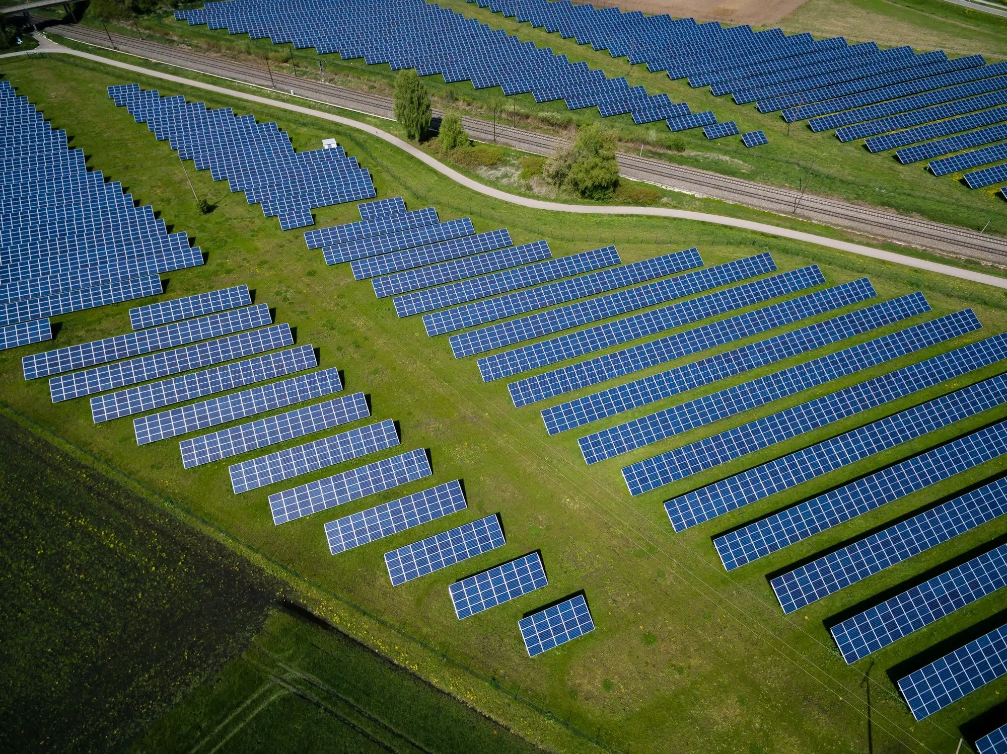 Vivienda unifamiliar con paneles solares
